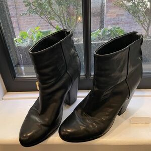 Rag & Bone Newbury Boot (Like New!)